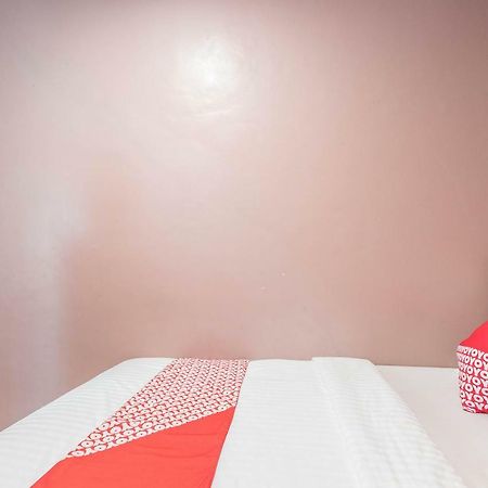 Готель Oyo 286 Haji Saaba 20 Syariah Джакарта Екстер'єр фото