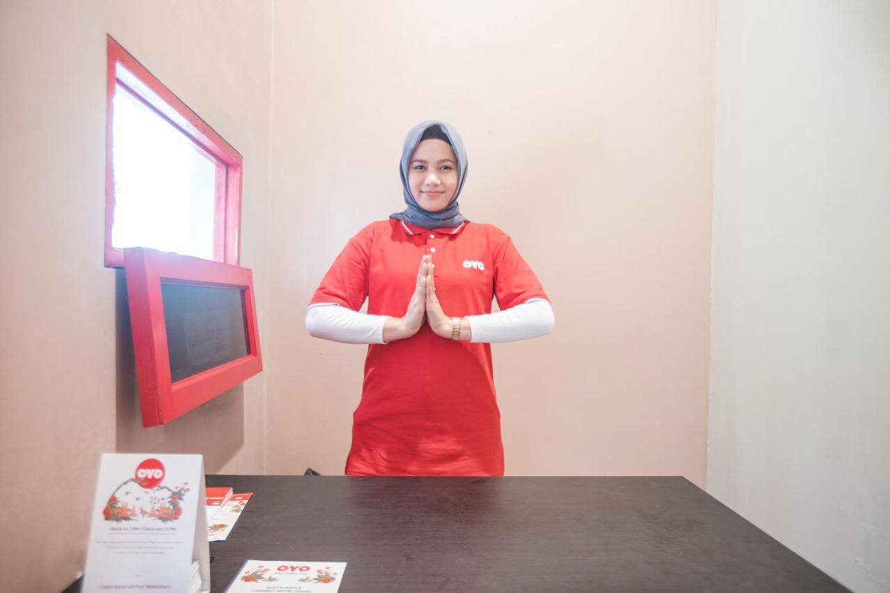 Готель Oyo 286 Haji Saaba 20 Syariah Джакарта Екстер'єр фото