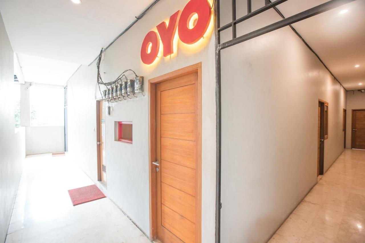 Готель Oyo 286 Haji Saaba 20 Syariah Джакарта Екстер'єр фото